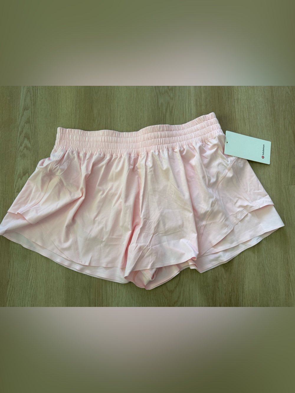NWT Lululemon Shake Ot Out High-Rise Run Short 2.5” size XL